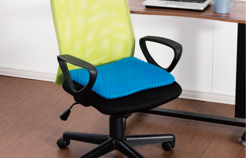 ゲルクッション スクエアタイプ GRTC-GC 4237 BK 使用イメージ