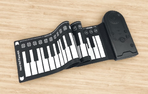 電子ロールアップピアノ 49鍵盤 FG-RUP049-G-BK 使用イメージ