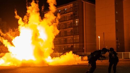 爆弾 場面写真6