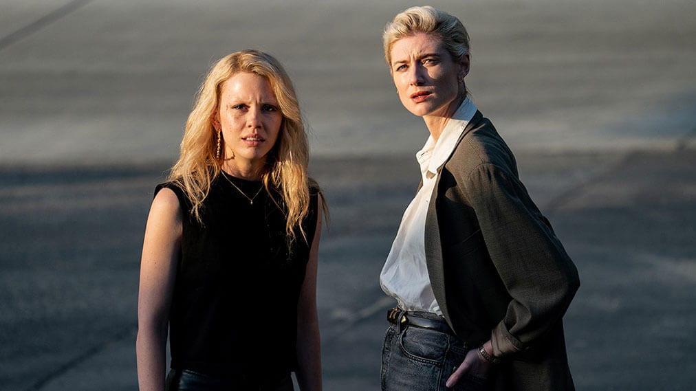 MaXXXine マキシーン 場面写真2